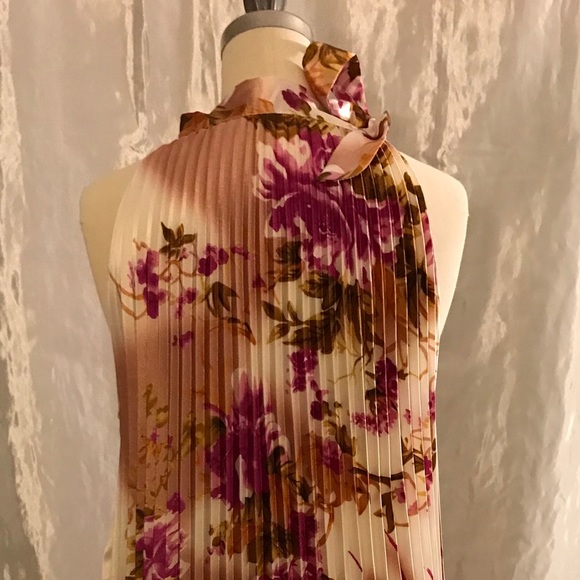 Flowy Spring Dress - Picture 3 of 4